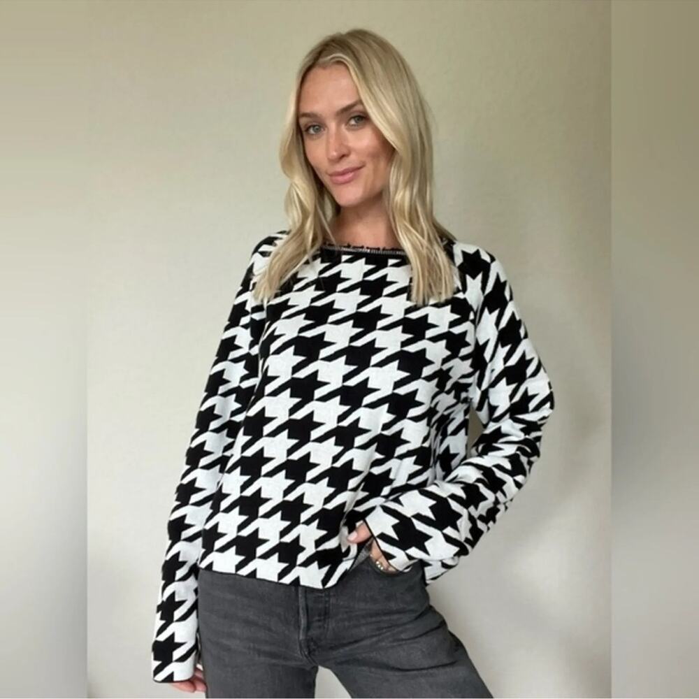 Six Fifty NWT Modesty with Style Top Black & White Houndstooth Size L